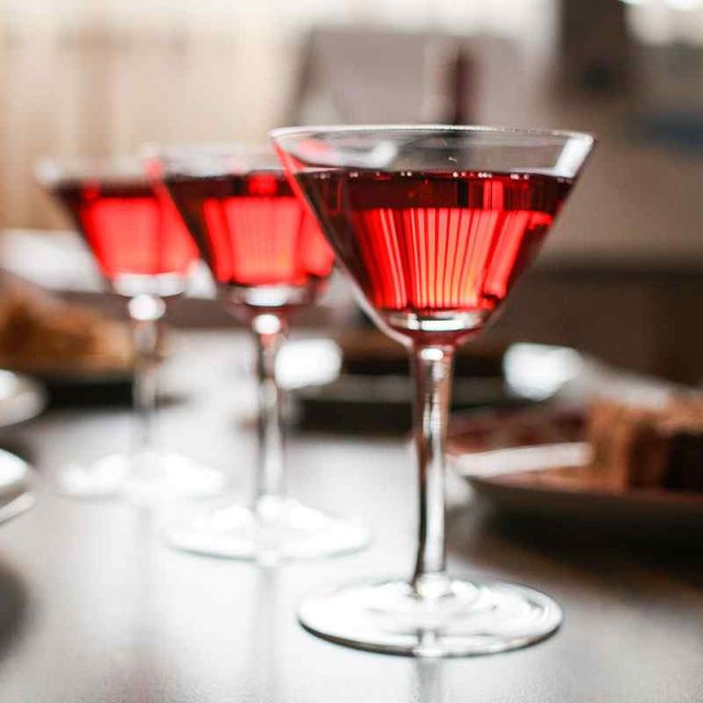 https://dentour.al/wp-content/uploads/2020/01/dine-and-wine-640x640.jpg